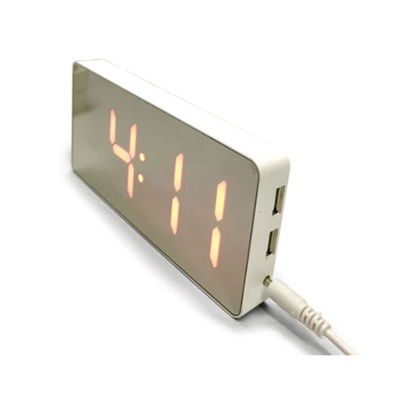 Mirrored Face Led Wearmklok met twee USB -poorten